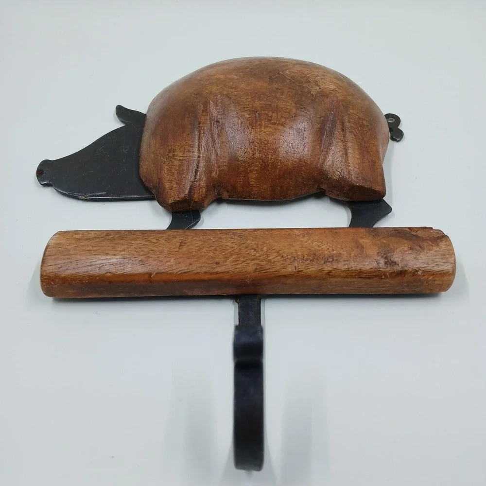 Pier 1 Pig Wall Hook Rustic Wood Metal Farmhouse Kitchen Towel‎ Coat Hanger Bath